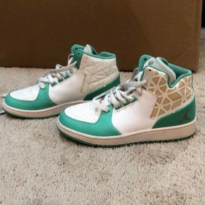 Size 5 Youth Nike Jordan’s